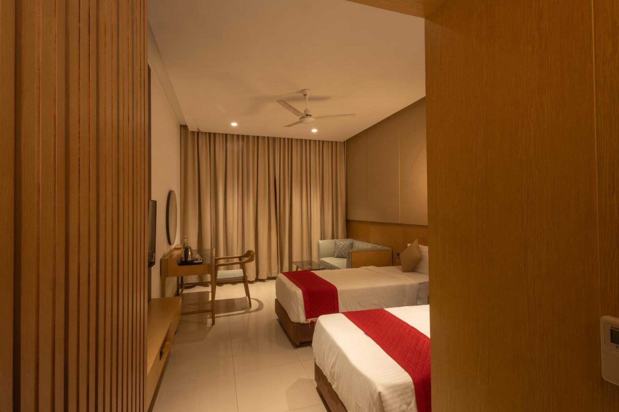 Hotel Parsons Court ディンディーグル エクステリア 写真