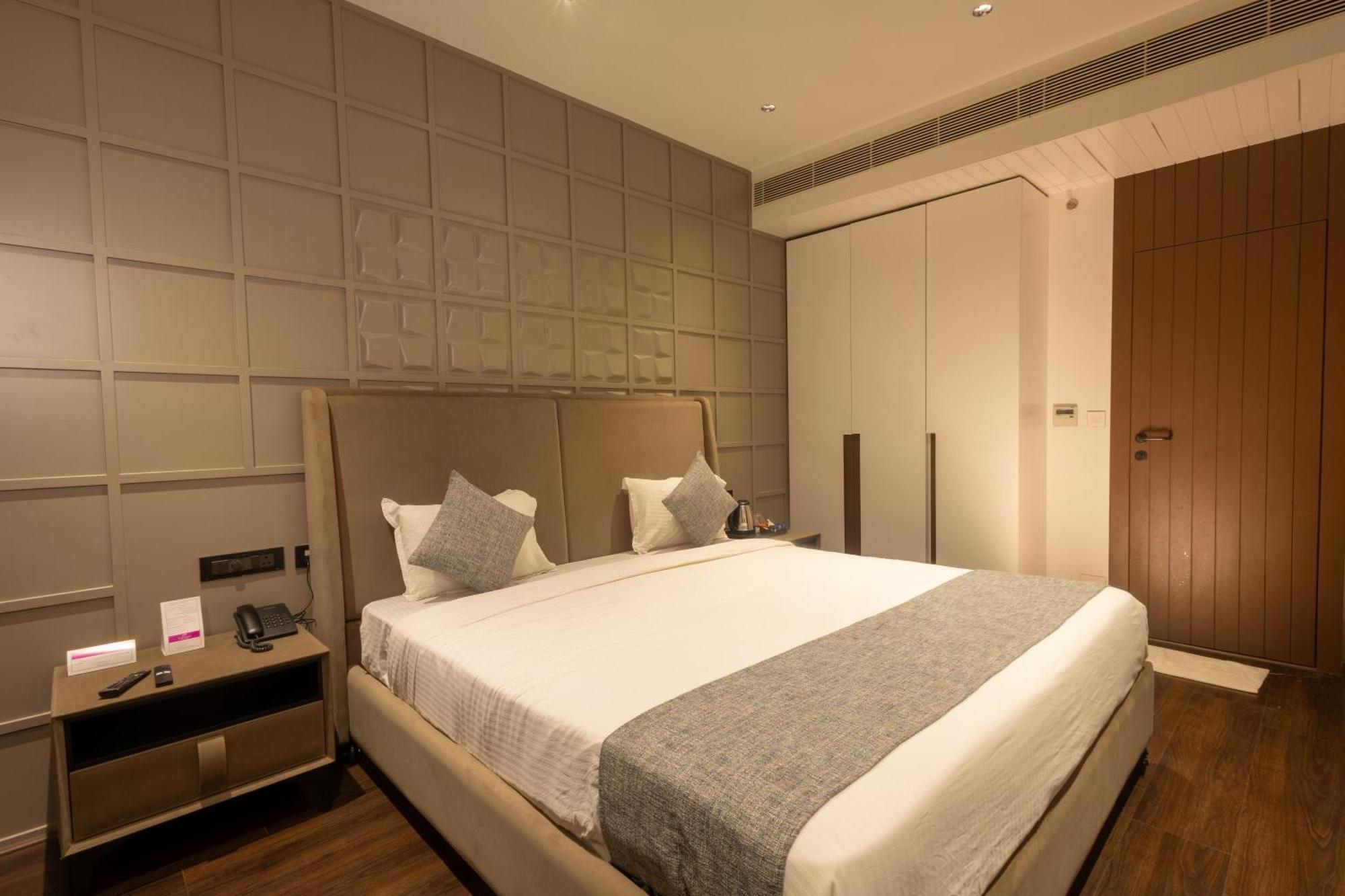 Hotel Parsons Court ディンディーグル エクステリア 写真